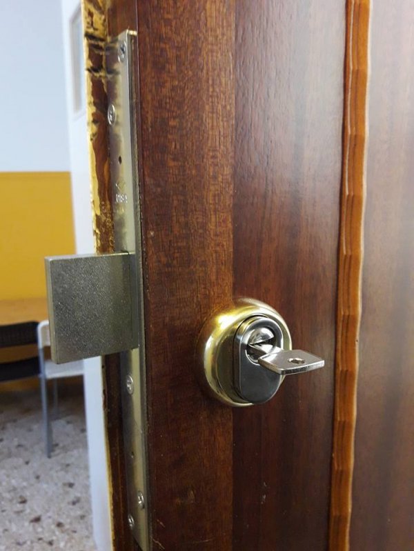 Κλειδαριές ασφαλείας για ξύλινες πόρτες